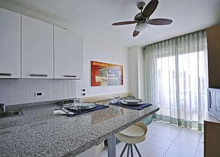 Modern And Finely Refurbished Studio Apartment