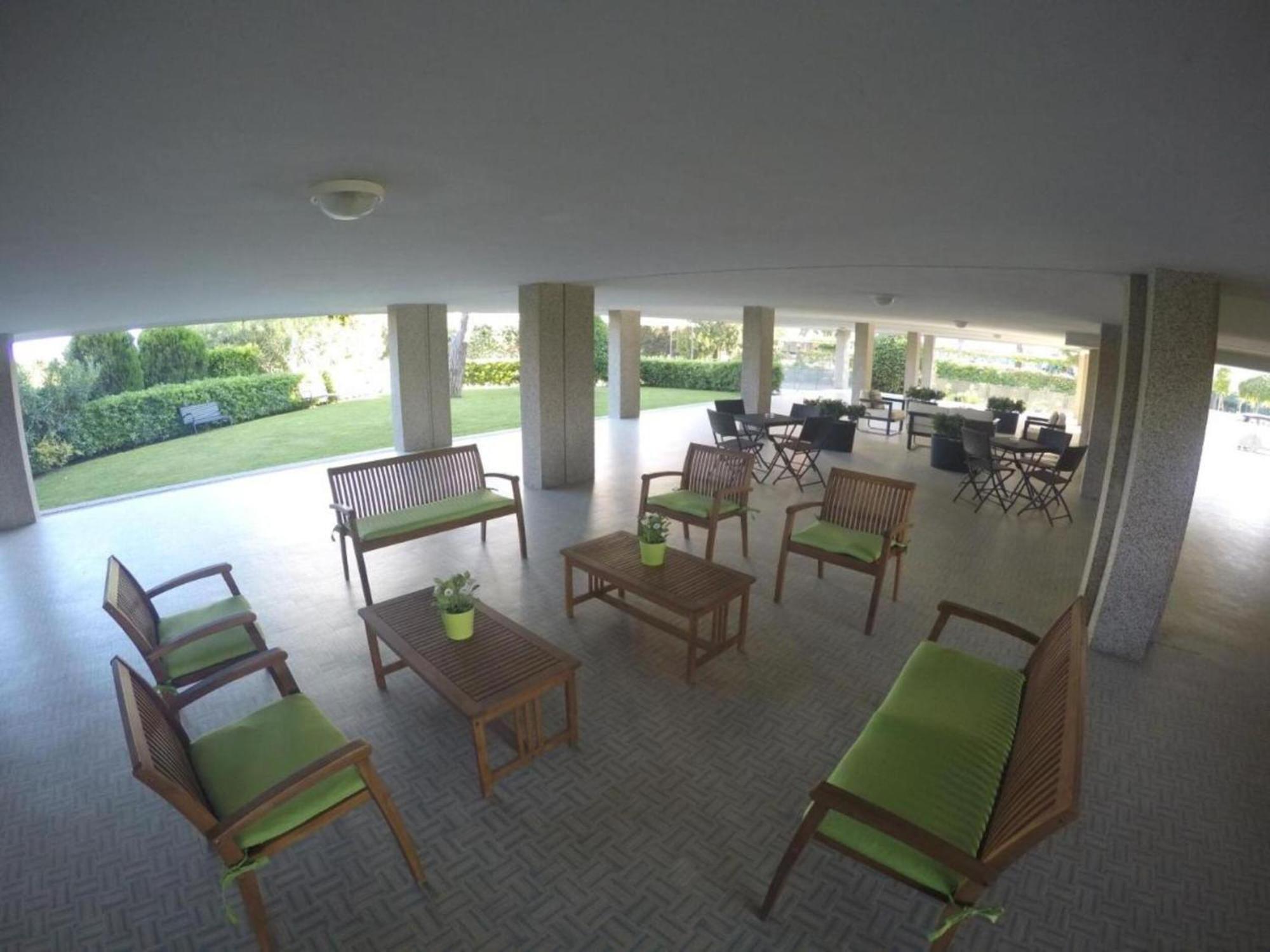 Modern And Finely Refurbished Apartment *